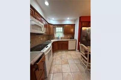 44 Muirfield Road, Rockville Centre, NY 11570 - Photo 8