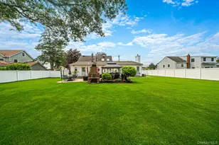 835 Pease Ln, West Islip, NY 11795 - Photo 6