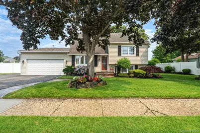 835 Pease Lane, West Islip, NY 11795 - Photo 2