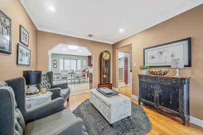 835 Pease Lane, West Islip, NY 11795 - Photo 14