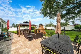 835 Pease Ln, West Islip, NY 11795 - Photo 10