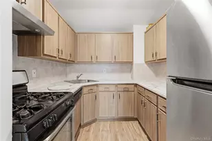 111-16 170th St, Jamaica, NY 11433 - Photo 18