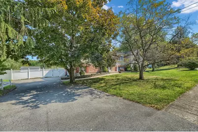 7 Briarwood Avenue, Monroe, NY 10950 - Photo 2
