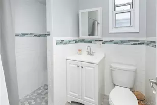 72 Edgewater Park Dr, Bronx, NY 10465 - Photo 26