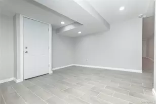 72 Edgewater Park Dr, Bronx, NY 10465 - Photo 24