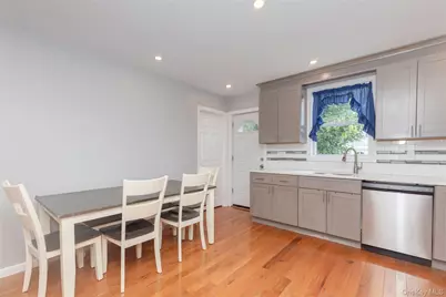 72 Edgewater Park Drive #72C, Bronx, NY 10465 - Photo 2