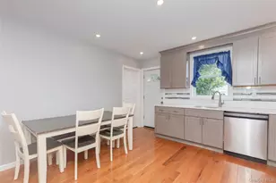 72 Edgewater Park Dr, Bronx, NY 10465 - Photo 2