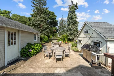 81 Wilson Avenue, Amityville, NY 11701 - Photo 32