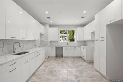 13 Gwen Lane #202, Monsey, NY 10952 - Photo 4