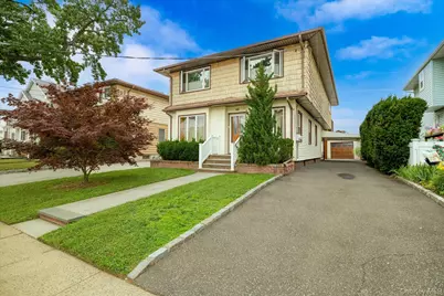 49 Roosevelt Court, Westbury, NY 11590 - Photo 2