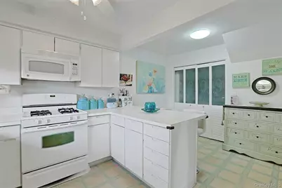 120 Locust Lane, Irvington, NY 10533 - Photo 12