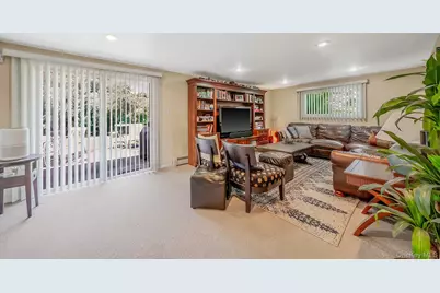 523 Livingston Street, Westbury, NY 11590 - Photo 20