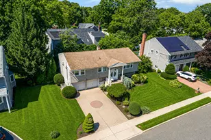 523 Livingston St, Westbury, NY 11590 - Photo 4