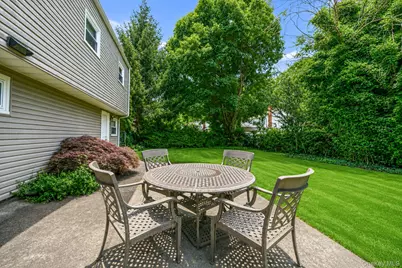 523 Livingston Street, Westbury, NY 11590 - Photo 28