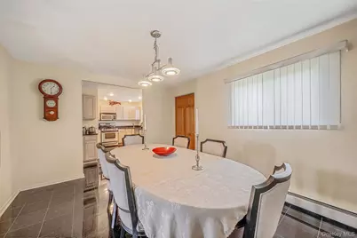 523 Livingston Street, Westbury, NY 11590 - Photo 10