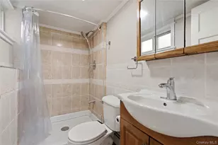 953 E 227th St, Bronx, NY 10466 - Photo 18
