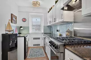 22 Hamilton Pl, Garden City, NY 11530 - Photo 12