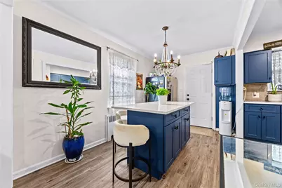 6511 175th Street, Fresh Meadows, NY 11365 - Photo 4