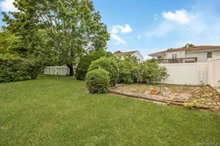 2940 Bond Dr, Merrick, NY 11566 - Photo 24