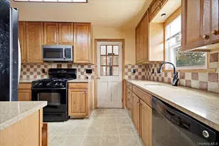 1503 Paul St, Baldwin, NY 11510 - Photo 8