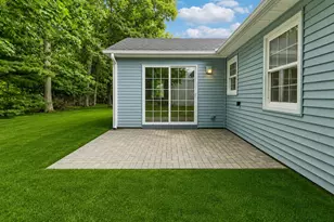 190 Canterbury Dr, Ridge, NY 11961 - Photo 32