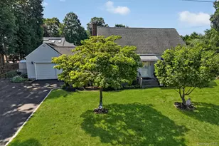 1547 Walt Whitman Rd, Melville, NY 11747 - Photo 2