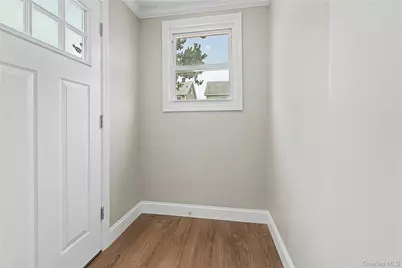 9431 239th Street, Floral Park, NY 11001 - Photo 10