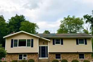 20 Lenart Pl, Hopewell Junction, NY 12533 - Photo 2