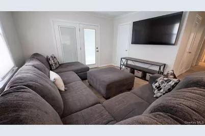 520 Riverside Avenue, Massapequa, NY 11758 - Photo 4