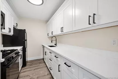 1116 Warburton Avenue #2J, Yonkers, NY 10701 - Photo 16