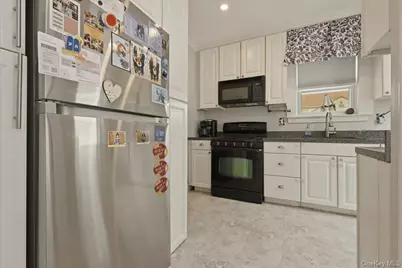 48 Poplar Street, West Hempstead, NY 11552 - Photo 8