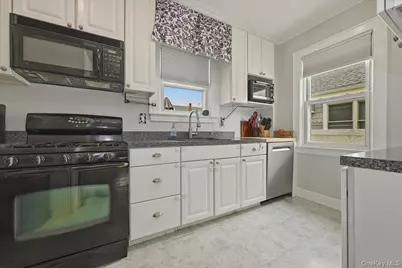 48 Poplar Street, West Hempstead, NY 11552 - Photo 6