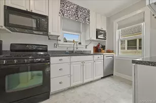 48 Poplar St, West Hempstead, NY 11552 - Photo 6