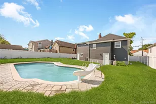 1043 Delaware Ave, Island Park, NY 11558 - Photo 10