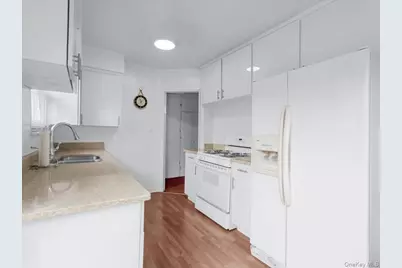 15314 76th Road, Flushing, NY 11367 - Photo 12