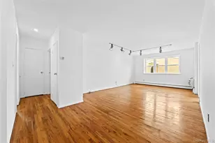 212 Westend Ave, Freeport, NY 11520 - Photo 4