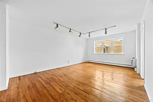 212 Westend Ave, Freeport, NY 11520 - Photo 2