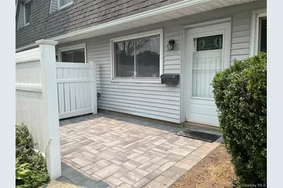 92 Storm Drive, Holtsville, NY 11742 - Photo 2