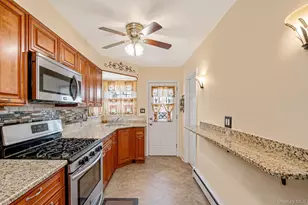 190 Bay Ave, Patchogue, NY 11772 - Photo 14