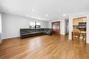 235-15 Bentley Rd, Rosedale, NY 11422 - Photo 16
