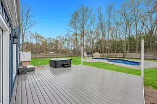 10 Ramblewood Rd, Ridge, NY 11961 - Photo 8