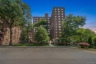 1605 Metropolitan Ave, Bronx, NY 10462 - Photo 1