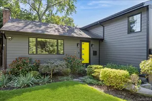 2 Cornwall Ln, Port Washington, NY 11050 - Photo 2