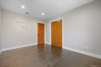 2 Cornwall Lane, Port Washington, NY 11050 - Photo 20