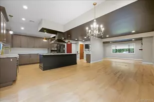 2 Cornwall Ln, Port Washington, NY 11050 - Photo 6