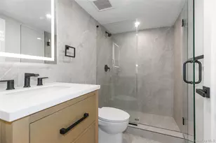 1 Bentley Rd, Great Neck, NY 11023 - Photo 26