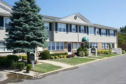 1355 Roanoke Avenue #1LD, Riverhead, NY 11901 - Photo 1