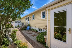 266 Albert St, Lindenhurst, NY 11757 - Photo 30