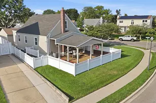 790 Woodside Dr, Wantagh, NY 11793 - Photo 4