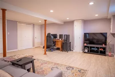 932 Cherry Lane, Floral Park, NY 11001 - Photo 12